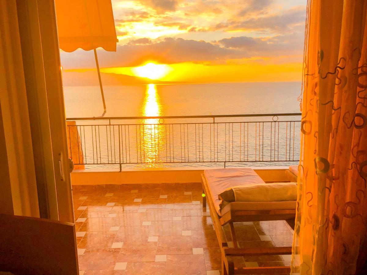 Sina Apartments Sarande Exterior photo
